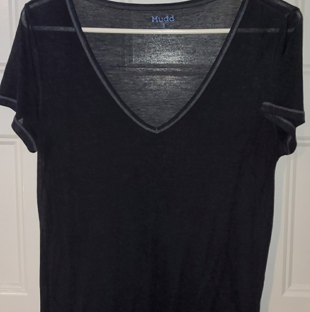 Mudd v-neck